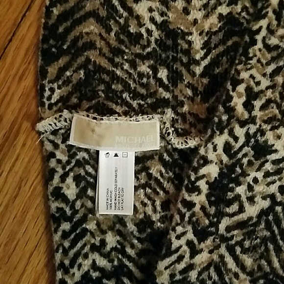 Michael Kors - Infiniti Scarf - Picture 4 of 4